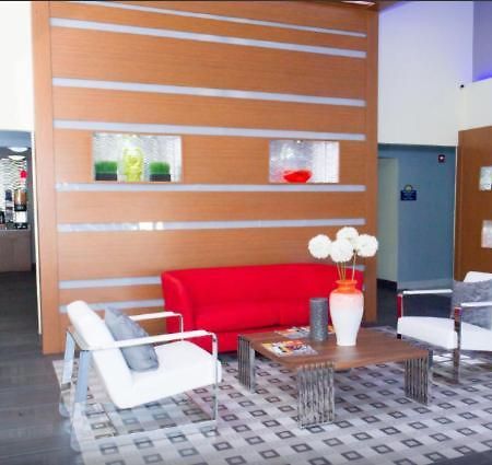 Arya Inn & Suites Фармърс Бранч Екстериор снимка