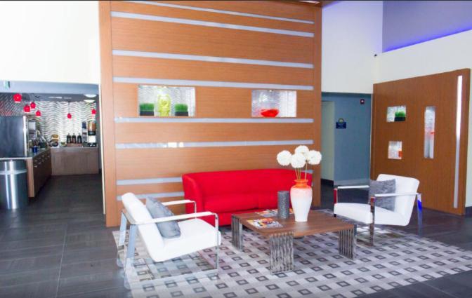 Arya Inn & Suites Фармърс Бранч Екстериор снимка