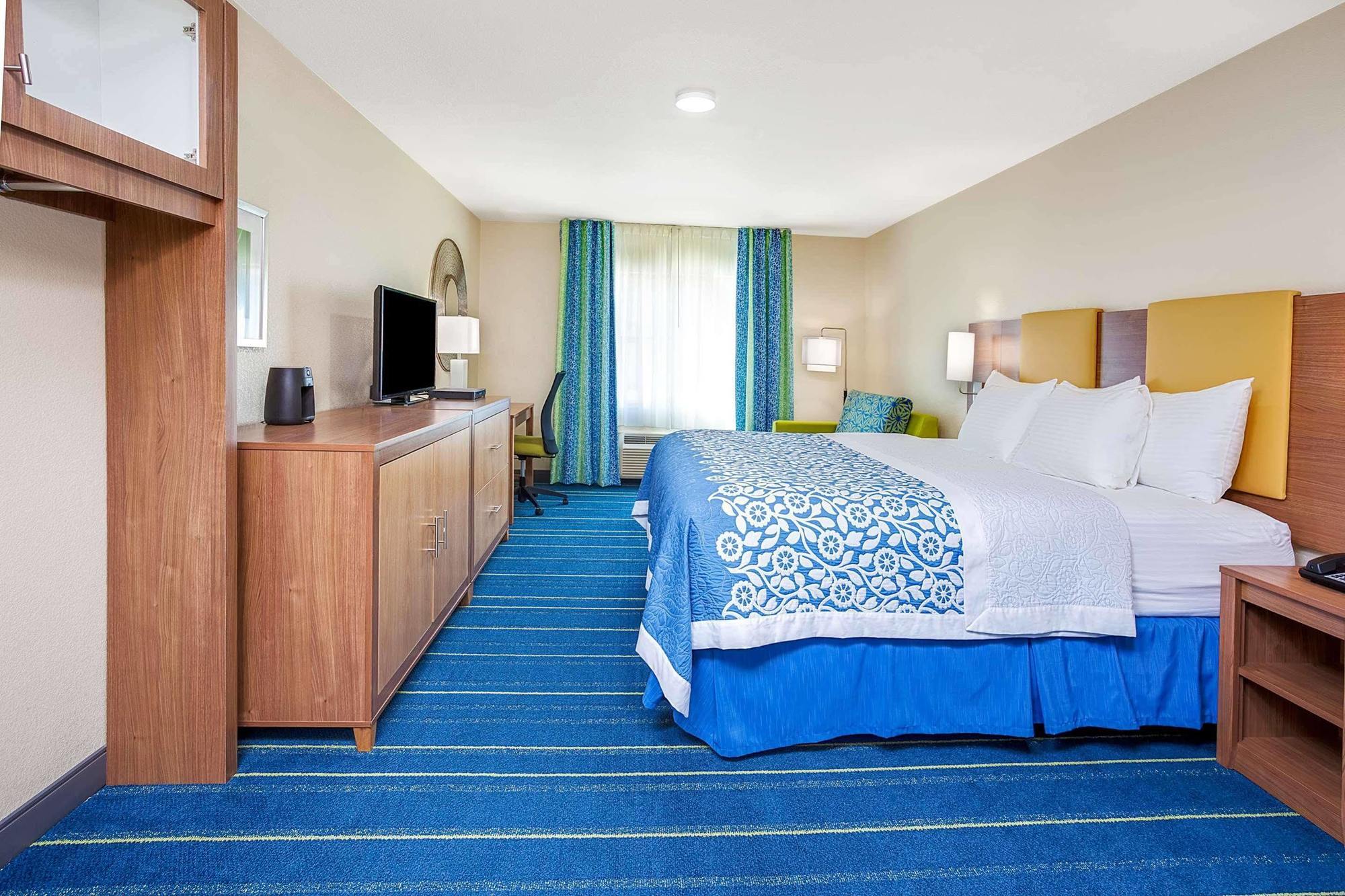 Arya Inn & Suites Фармърс Бранч Екстериор снимка